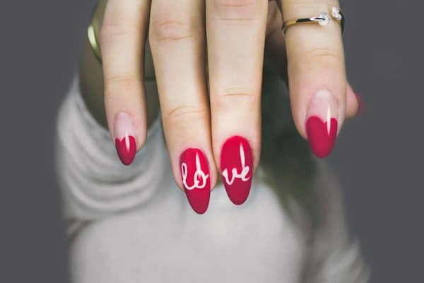 Pedicura con esmaltado semipermanente